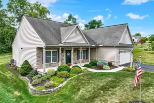 295 Copper Beech Ln, Womelsdorf, PA 19567 - Photo 6