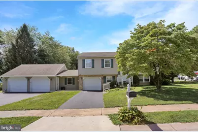 320 N Walnut Street, Wernersville, PA 19565 - Photo 1