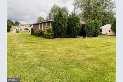 4705 Saint George, Reading, PA 19606 - Photo 2