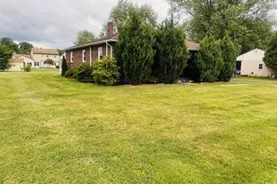 4705 Saint George, Reading, PA 19606 - Photo 2