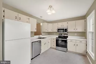 2814 Sturbridge Ct, Reading, PA 19608 - Photo 4
