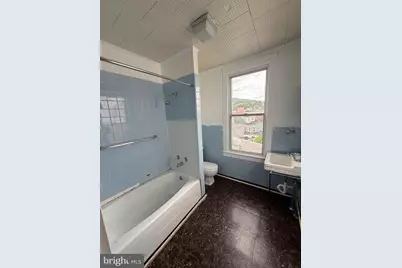 320 Miller Street, Reading, PA 19602 - Photo 6