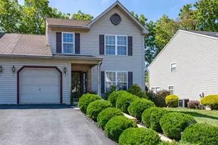 738 Maria Ave, Sinking Spring, PA 19608 - Photo 2