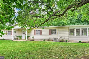 470 N Heidelberg Rd, Robesonia, PA 19551 - Photo 2