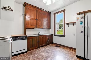 105 S Whiteoak St, Kutztown, PA 19530 - Photo 38