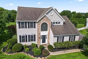 49 Pennwood Dr, Morgantown, PA 19543 - Photo 2