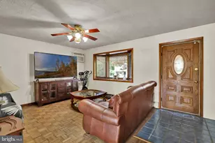 926 Christmas Village Rd, Bernville, PA 19506 - Photo 6