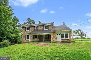 712 E Pine Ford Rd, Boyertown, PA 19512 - Photo 2