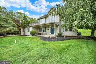 7 Ohlinger Dr, Fleetwood, PA 19522 - Photo 2