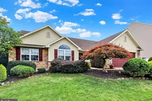 2506 Simon Dr, Sinking Spring, PA 19608 - Photo 2
