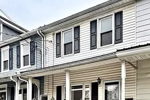28 W Smith St, Topton, PA 19562 - Photo 1
