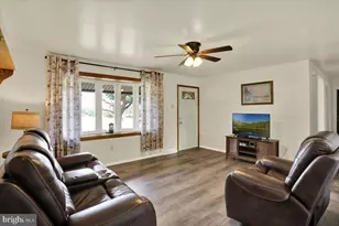 958 North End Rd, Mohrsville, PA 19541 - Photo 8