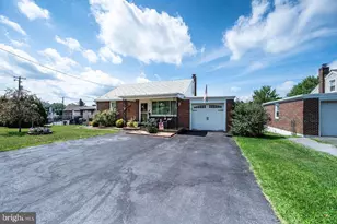 875 Columbia Ave, Sinking Spring, PA 19608 - Photo 4
