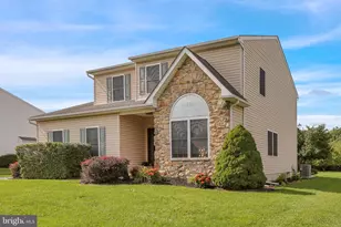 409 E Penn St, Topton, PA 19562 - Photo 6