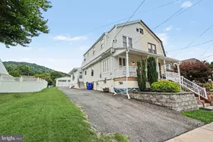 3415 Earl St, Laureldale, PA 19605 - Photo 2