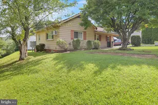 37 Harman Rd, Reading, PA 19606 - Photo 2