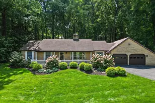 112 Sunnyfield Dr, Fleetwood, PA 19522 - Photo 1