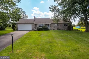 34 Locust Rd, Boyertown, PA 19512 - Photo 2