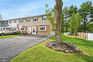 1055 Deer Run, Reading, PA 19606 - Photo 2