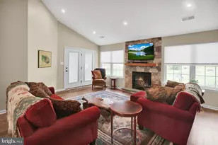 127 Hawthorne Ct, Wyomissing, PA 19610 - Photo 6