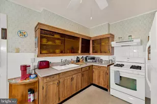 2231 Cleveland Ave, West Lawn, PA 19609 - Photo 8