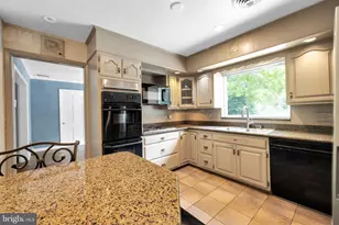 809 Farr Pl, Reading, PA 19611 - Photo 10