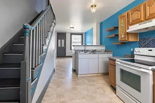 1056 Spruce St, Reading, PA 19602 - Photo 8