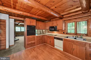 110 Oakbrook Ct, Birdsboro, PA 19508 - Photo 6