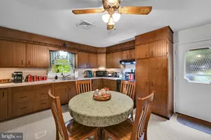 404 Hill Cir, Reading, PA 19607 - Photo 8