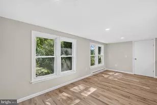 21 Silver Swallow Rd, Reading, PA 19606 - Photo 2