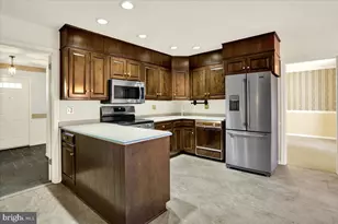 820 Apple Dr, Wyomissing, PA 19610 - Photo 8
