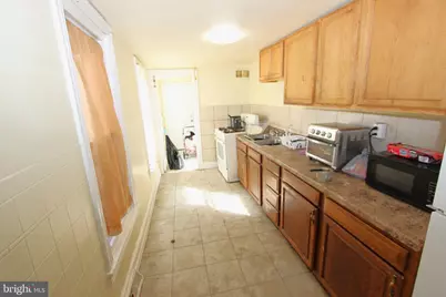 32 S 10th Street, Reading, PA 19602 - Photo 2