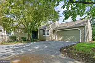 1930 Meadow Ln, Wyomissing, PA 19610 - Photo 2