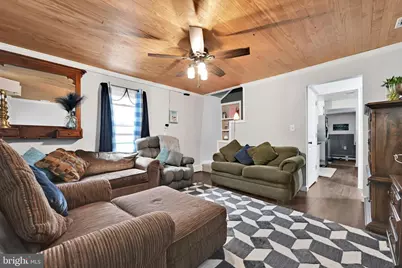 261 W Poplar Street, Fleetwood, PA 19522 - Photo 4