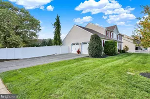 300 Elizabeth Dr, Sinking Spring, PA 19608 - Photo 2