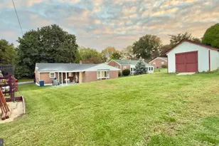 2037 Girard Ave, Reading, PA 19609 - Photo 8
