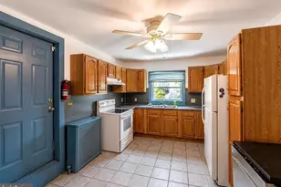 2212 Perkiomen Ave, Reading, PA 19606 - Photo 6