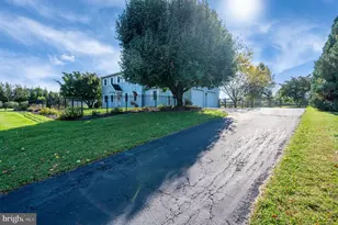 115 Sunny Ct, Leesport, PA 19533 - Photo 4