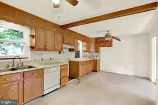 2003 Reservoir Rd, Reading, PA 19604 - Photo 6