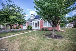 207 N Linden St, Robesonia, PA 19551 - Photo 1