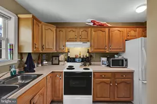 31 Jacob Dr, Bethel, PA 19550 - Photo 10