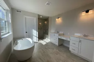 2046 Sunrise Dr, Coopersburg, PA 18036 - Photo 12