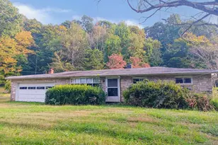 4363 Axe Handle Rd, Quakertown, PA 18951 - Photo 2