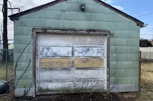 2715 Crest Ave, Bristol, PA 19007 - Photo 4