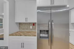 283 Snowball Dr, Levittown, PA 19056 - Photo 8