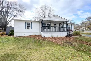 6 Walnut Ln, Quakertown, PA 18951 - Photo 2