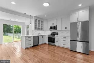 446 Pond St, Bristol, PA 19007 - Photo 12