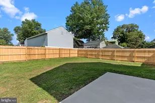 2823 Ave E, Levittown, PA 19056 - Photo 46