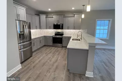 2821 Avenue E, Levittown, PA 19056 - Photo 2