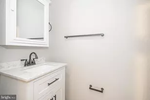 26 Bowling Green Ave, Morrisville, PA 19067 - Photo 12